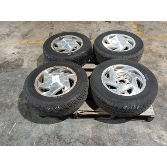 Rims And Tires 15" For Toyota Stock 77198