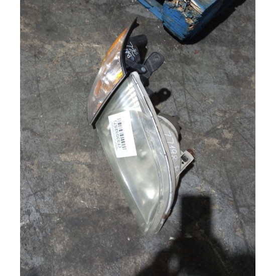 Right Headlight For 2002 Toyota Sienna Stock 77198